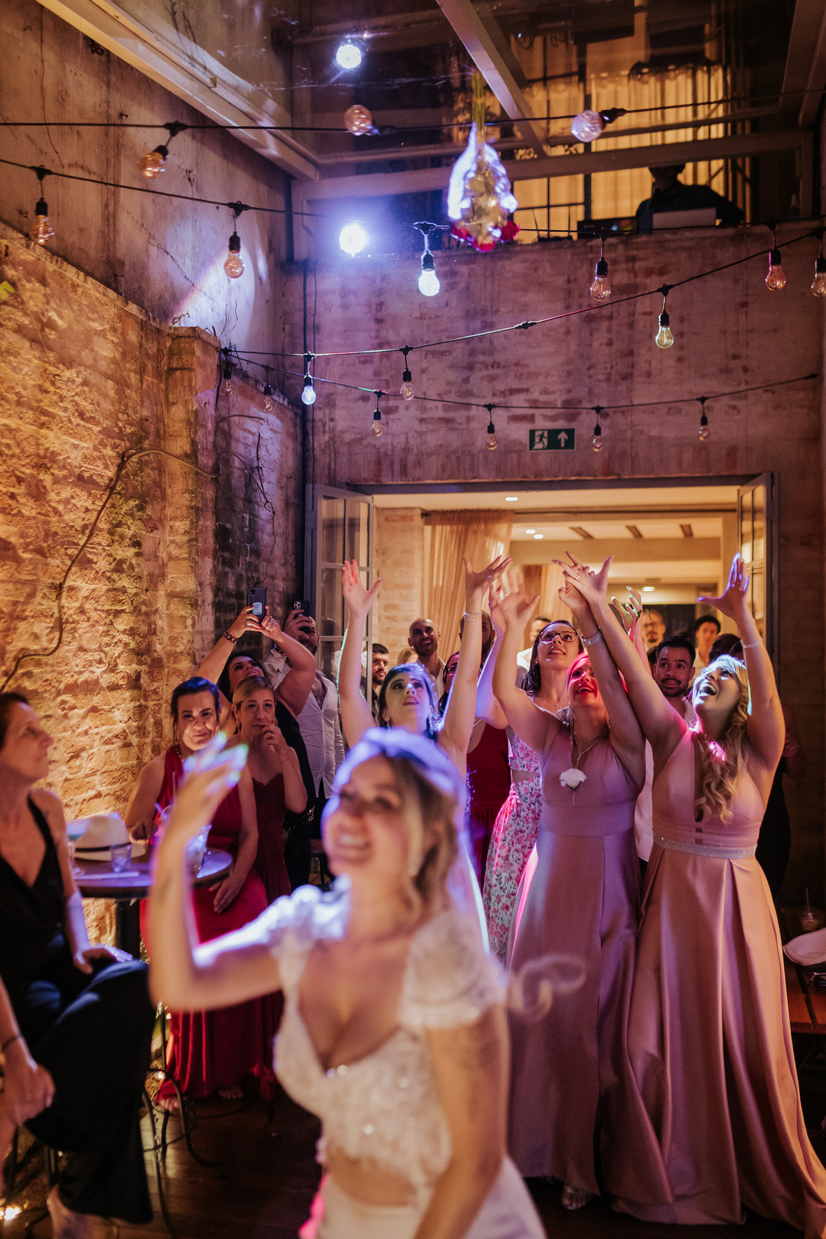 casa quena, mini wedding, casamento, wedding, noiva, dia da noiva, bride, vestido de noiva, maquiagem de noiva, wedding dress, cerimônia de casamento, dia do noivo, casamento moderno, amigos do noiva, madrinhas, padrinhos,wedding dress