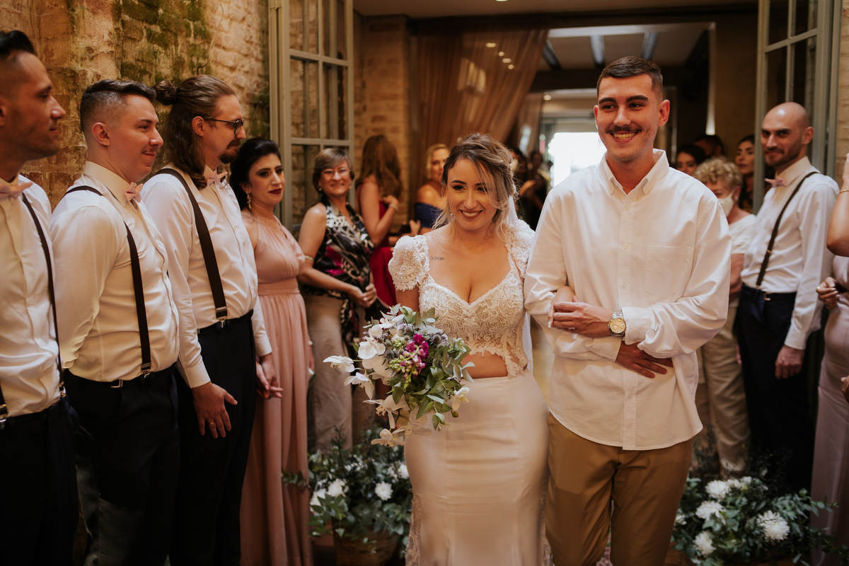 casa quena, mini wedding, casamento, wedding, noiva, dia da noiva, bride, vestido de noiva, maquiagem de noiva, wedding dress, cerimônia de casamento, dia do noivo, casamento moderno, amigos do noiva, madrinhas, padrinhos,wedding dress