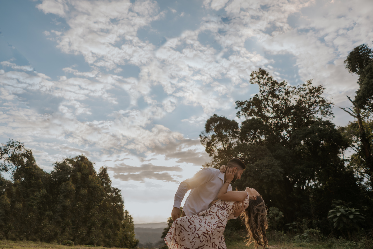 ensaio, ensaio de casal, fotos de casal, pré-wedding, noivos, monte verde, fotos em monte verde, couple, wedding couple, fotografia de casal, ensaio fotográfico