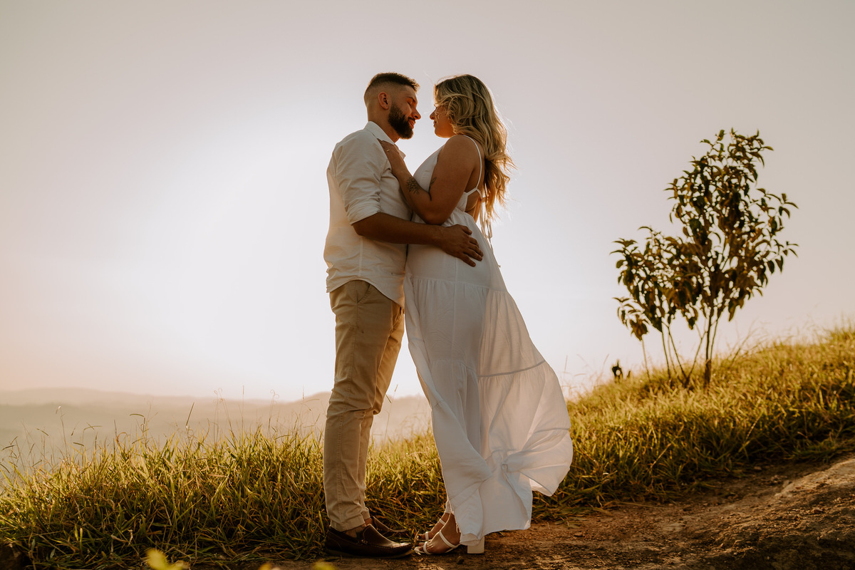 prewedding, wedding, elopement wedding, elopement, ensaio fotográfico, ensaio de foto, ensaio de casal, ensaio fotografico casal, foto de casal, morro do capuava, ensaio externo, foto de casal na montanha, ensaio fotografico casal morro do capuava