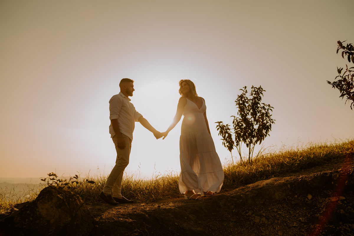 prewedding, wedding, elopement wedding, elopement, ensaio fotográfico, ensaio de foto, ensaio de casal, ensaio fotografico casal, foto de casal, morro do capuava, ensaio externo, foto de casal na montanha, ensaio fotografico casal morro do capuava