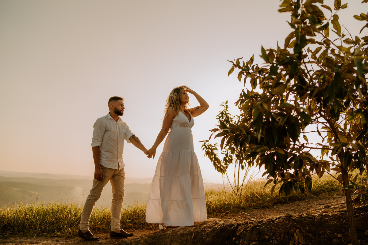 prewedding, wedding, elopement wedding, elopement, ensaio fotográfico, ensaio de foto, ensaio de casal, ensaio fotografico casal, foto de casal, morro do capuava, ensaio externo, foto de casal na montanha, ensaio fotografico casal morro do capuava