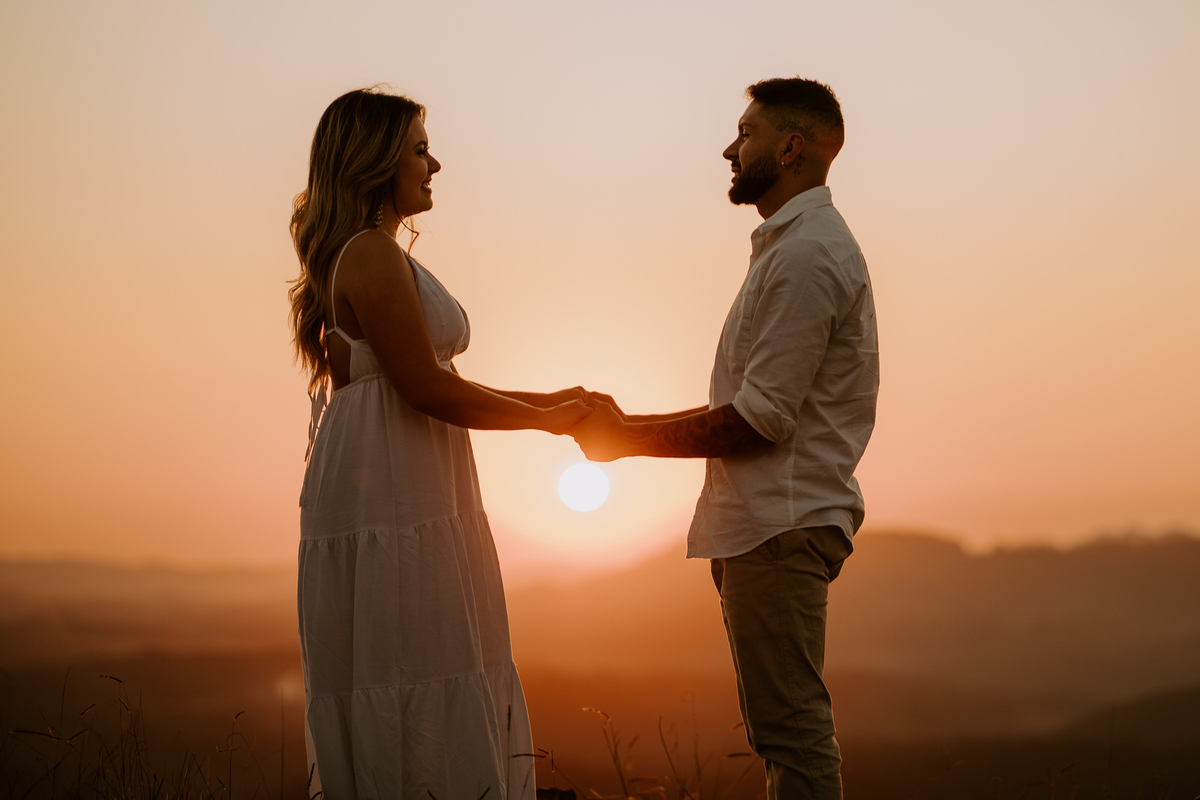 prewedding, wedding, elopement wedding, elopement, ensaio fotográfico, ensaio de foto, ensaio de casal, ensaio fotografico casal, foto de casal, morro do capuava, ensaio externo, foto de casal na montanha, ensaio fotografico casal morro do capuava