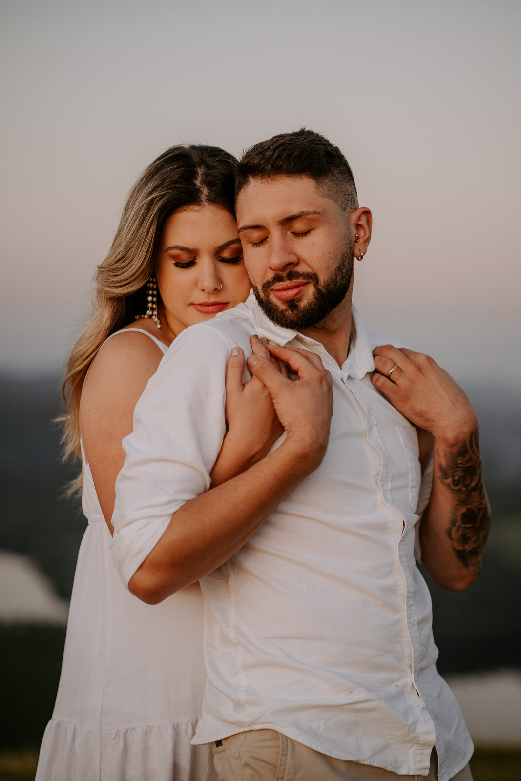 prewedding, wedding, elopement wedding, elopement, ensaio fotográfico, ensaio de foto, ensaio de casal, ensaio fotografico casal, foto de casal, morro do capuava, ensaio externo, foto de casal na montanha, ensaio fotografico casal morro do capuava