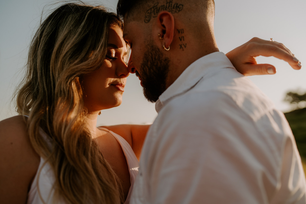 prewedding, wedding, elopement wedding, elopement, ensaio fotográfico, ensaio de foto, ensaio de casal, ensaio fotografico casal, foto de casal, morro do capuava, ensaio externo, foto de casal na montanha, ensaio fotografico casal morro do capuava