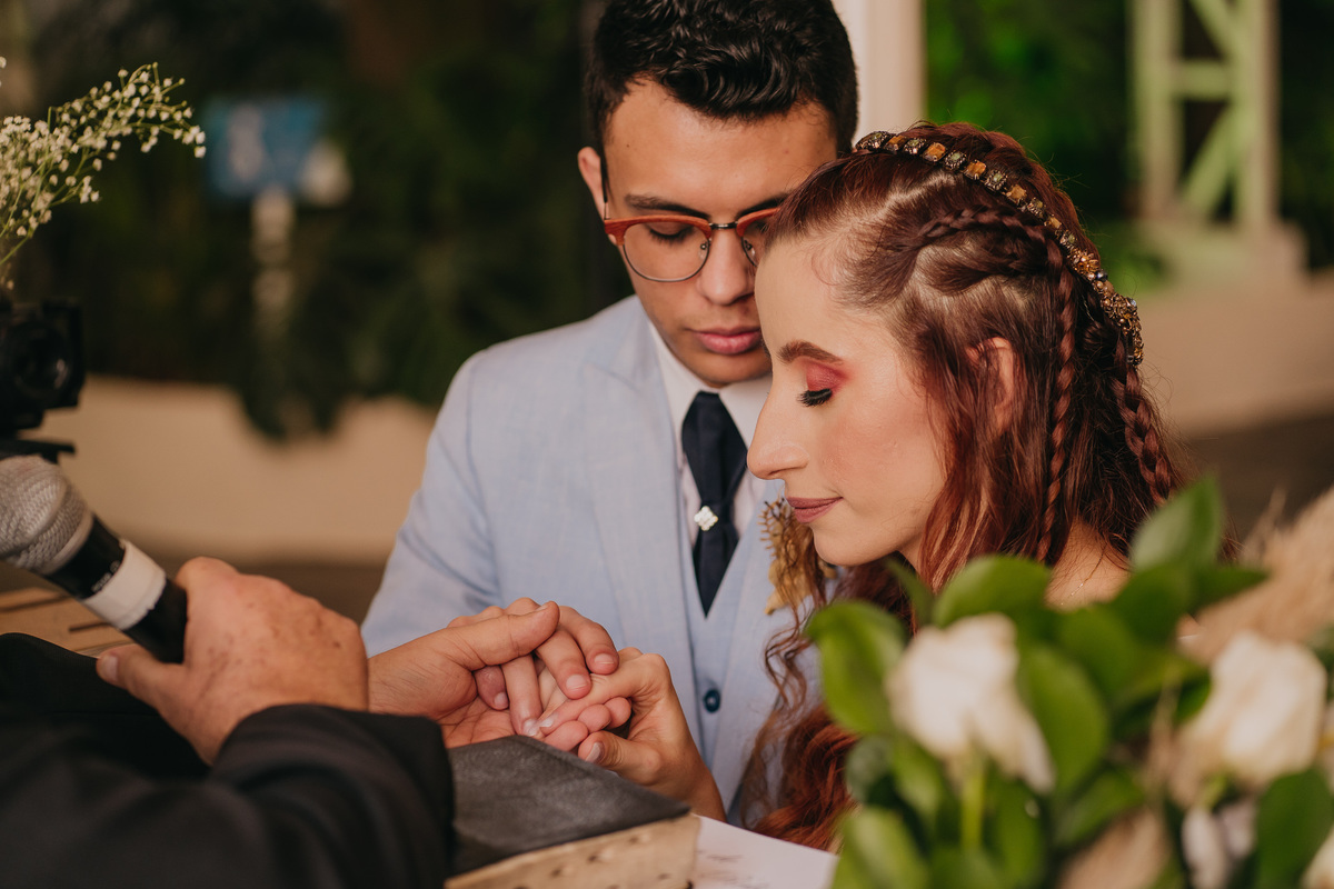 casamento, wedding, noiva, dia da noiva, bride, vestido de noiva, maquiagem de noiva, wedding dress, cerimônia de casamento, dia do noivo, madrinhas, padrinhos, wedding dress, making of, cerimônia com afeto, recanto santa rita, acessórios de noiva