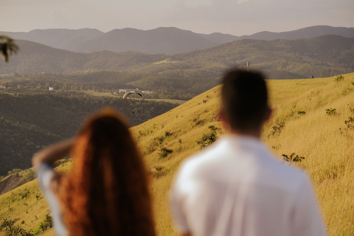 prewedding, wedding, elopement wedding, ensaio fotográfico, ensaio de foto, ensaio de casal, ensaio fotografico casal, foto de casal, morro do capuava, ensaio externo, foto de casal na montanha, ensaio fotografico casal morro do capuava