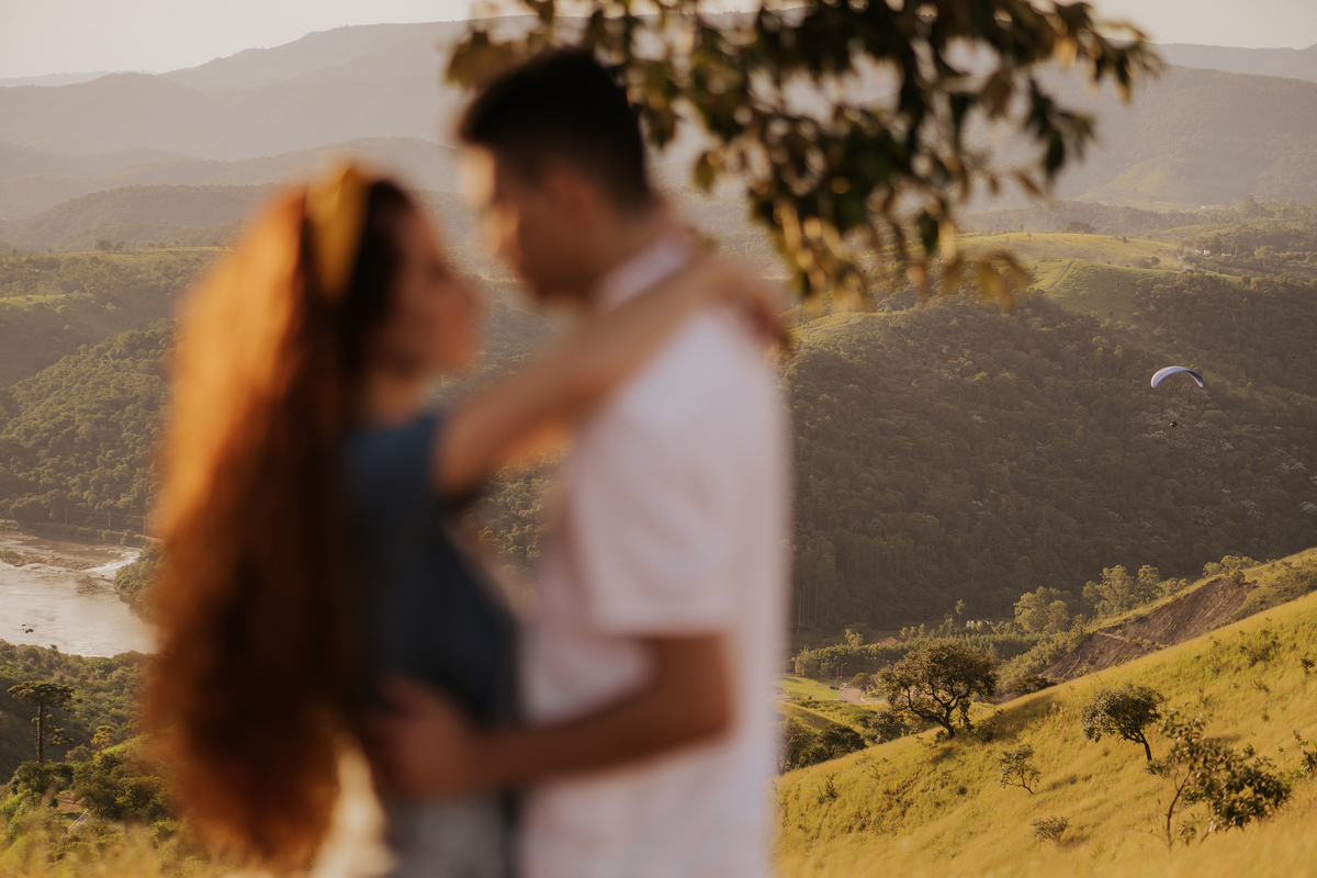 prewedding, wedding, elopement wedding, ensaio fotográfico, ensaio de foto, ensaio de casal, ensaio fotografico casal, foto de casal, morro do capuava, ensaio externo, foto de casal na montanha, ensaio fotografico casal morro do capuava