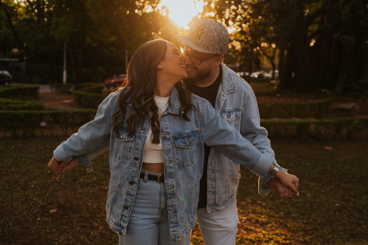 pre-wedding, wedding, ensaio fotográfico, ensaio de foto, ensaio de casal, ensaio fotografico casal, foto de casal, ensaio urbano, ensaio externo, ensaio fotográfico urbano, pré-wedding urbano