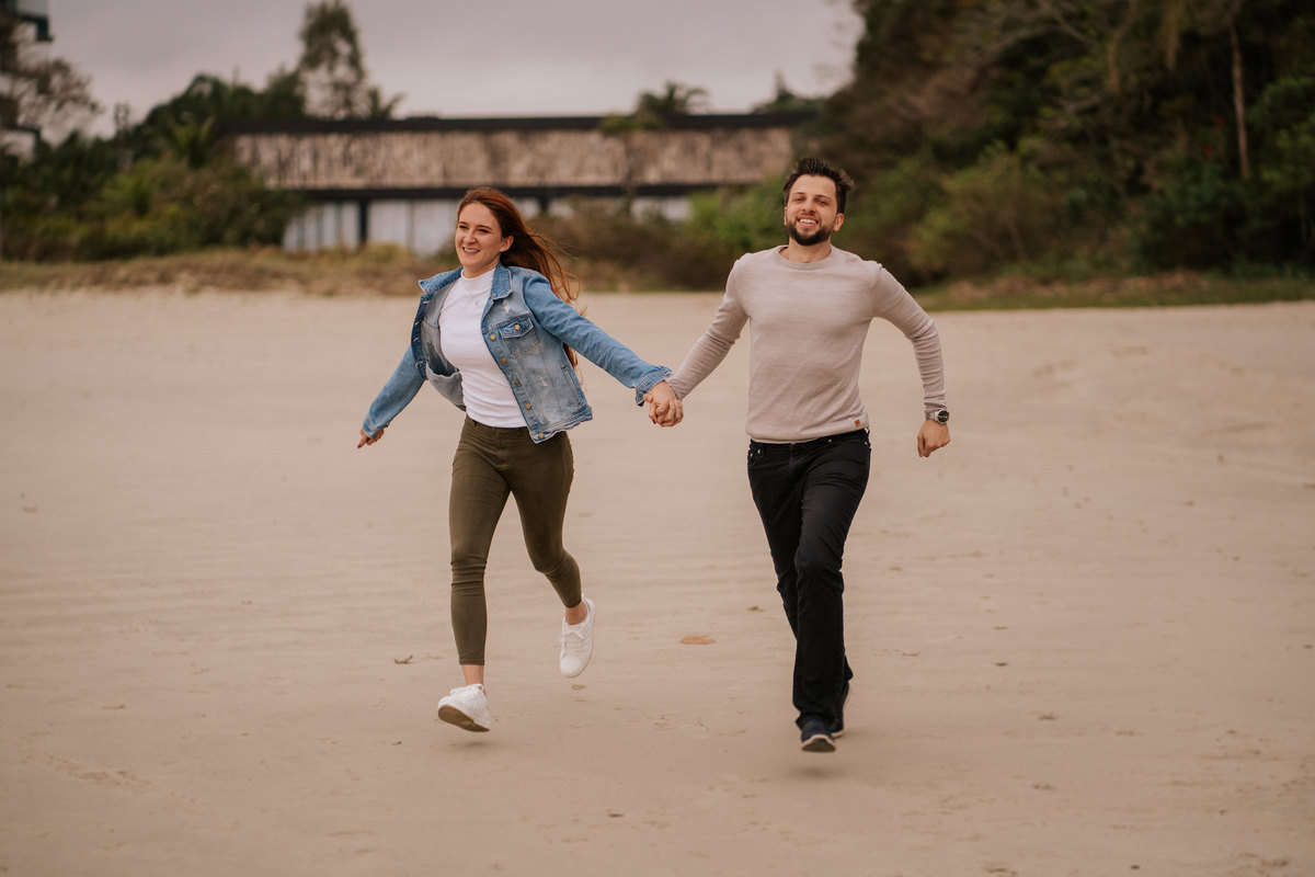 pré-wedding, wedding, ensaio fotográfico, ensaio de foto, ensaio de casal, ensaio fotográfico casal, foto de casal, ensaio externo, ensaio fotográfico na praia, pré-wedding na praia