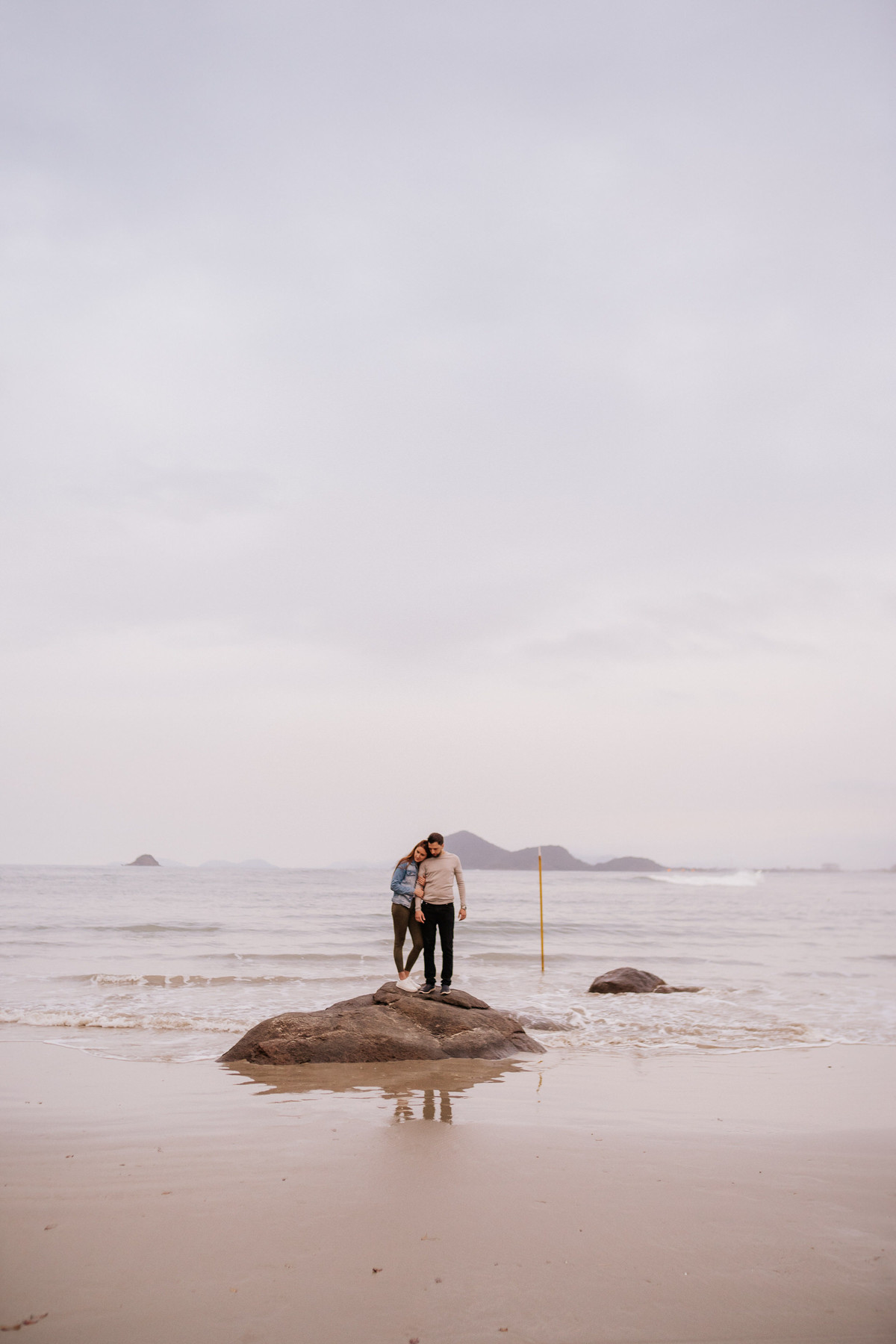 pré-wedding, wedding, ensaio fotográfico, ensaio de foto, ensaio de casal, ensaio fotográfico casal, foto de casal, ensaio externo, ensaio fotográfico na praia, pré-wedding na praia