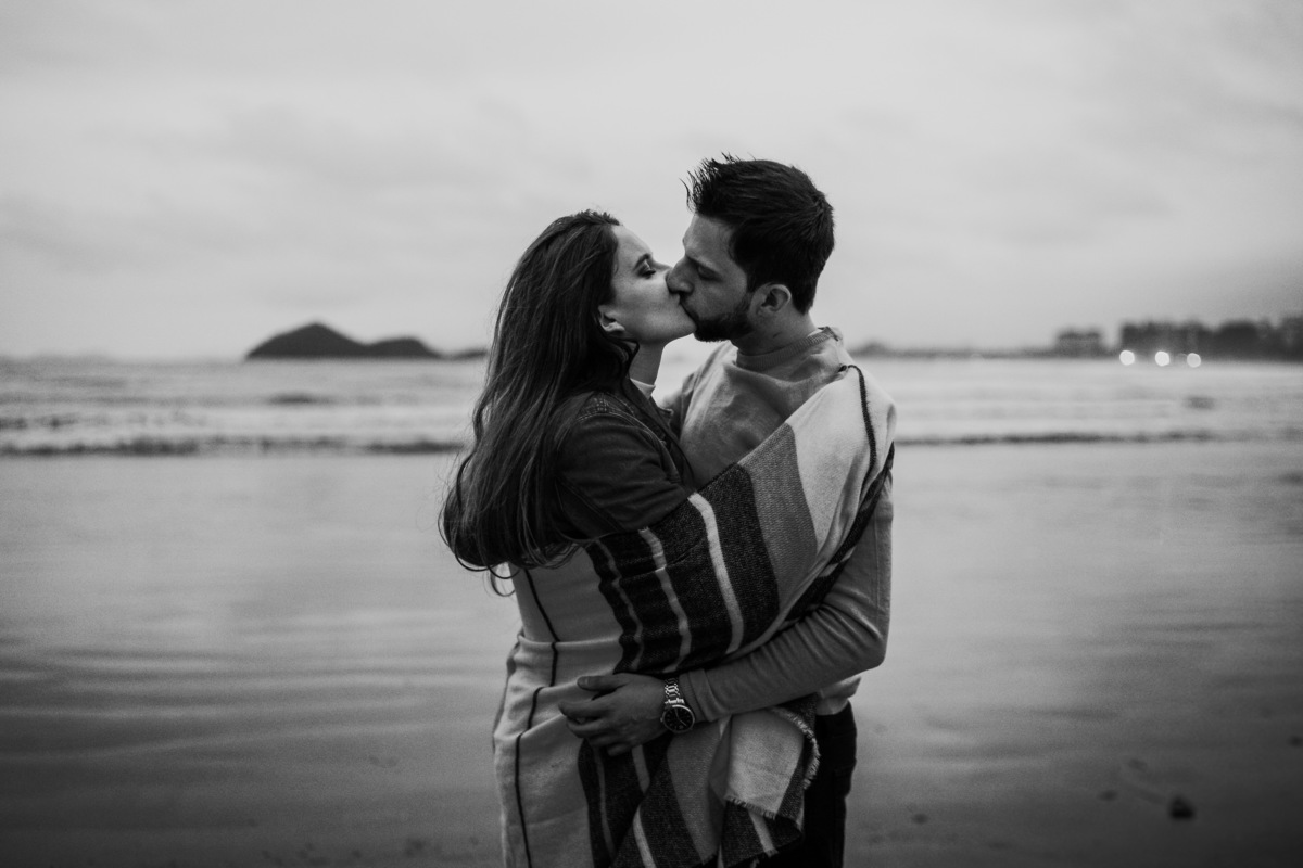 pré-wedding, wedding, ensaio fotográfico, ensaio de foto, ensaio de casal, ensaio fotográfico casal, foto de casal, ensaio externo, ensaio fotográfico na praia, pré-wedding na praia