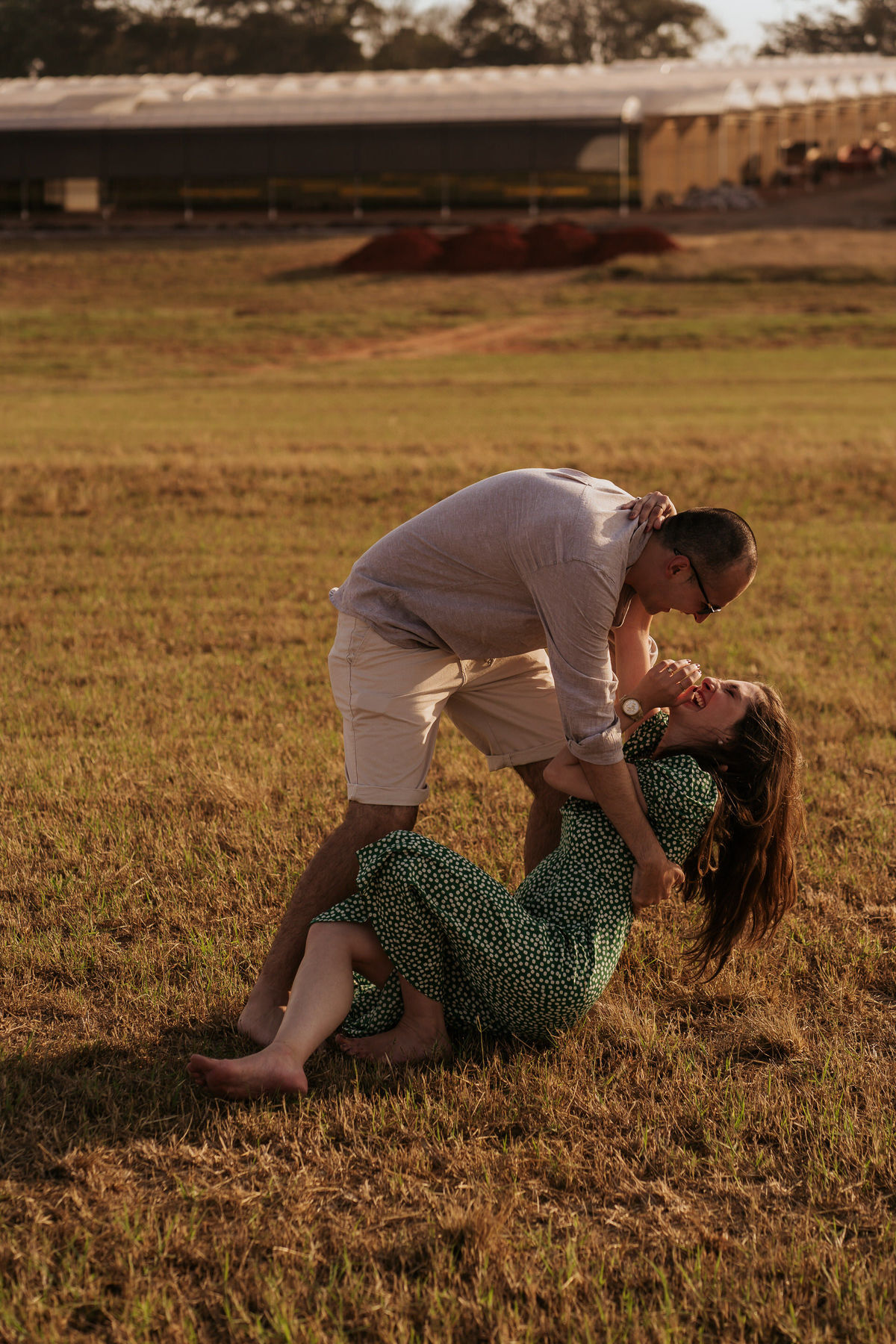 pré-wedding, wedding, ensaio fotográfico, ensaio de foto, ensaio de casal, ensaio fotográfico casal, foto de casal, ensaio externo, ensaio fotográfico em holambra, pré-wedding em holambra, holambra