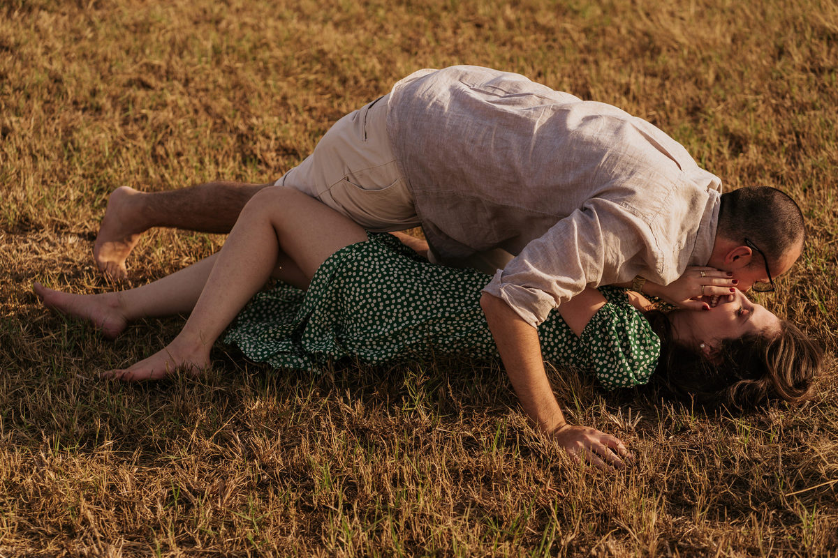 pré-wedding, wedding, ensaio fotográfico, ensaio de foto, ensaio de casal, ensaio fotográfico casal, foto de casal, ensaio externo, ensaio fotográfico em holambra, pré-wedding em holambra, holambra