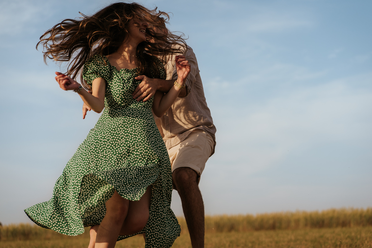 pré-wedding, wedding, ensaio fotográfico, ensaio de foto, ensaio de casal, ensaio fotográfico casal, foto de casal, ensaio externo, ensaio fotográfico em holambra, pré-wedding em holambra, holambra