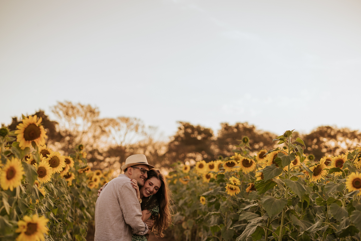 pré-wedding, wedding, ensaio fotográfico, ensaio de foto, ensaio de casal, ensaio fotográfico casal, foto de casal, ensaio externo, ensaio fotográfico em holambra, pré-wedding em holambra, holambra
