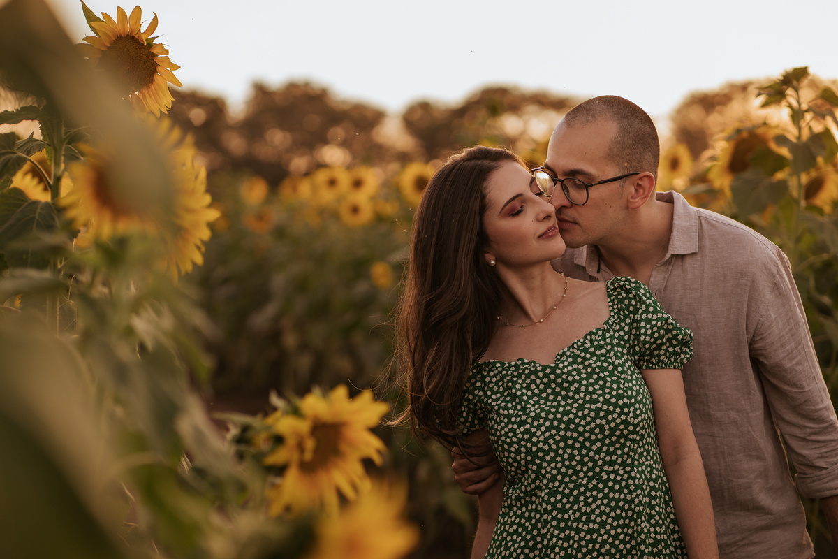 pré-wedding, wedding, ensaio fotográfico, ensaio de foto, ensaio de casal, ensaio fotográfico casal, foto de casal, ensaio externo, ensaio fotográfico em holambra, pré-wedding em holambra, holambra