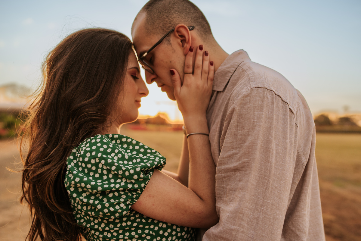 pré-wedding, wedding, ensaio fotográfico, ensaio de foto, ensaio de casal, ensaio fotográfico casal, foto de casal, ensaio externo, ensaio fotográfico em holambra, pré-wedding em holambra, holambra
