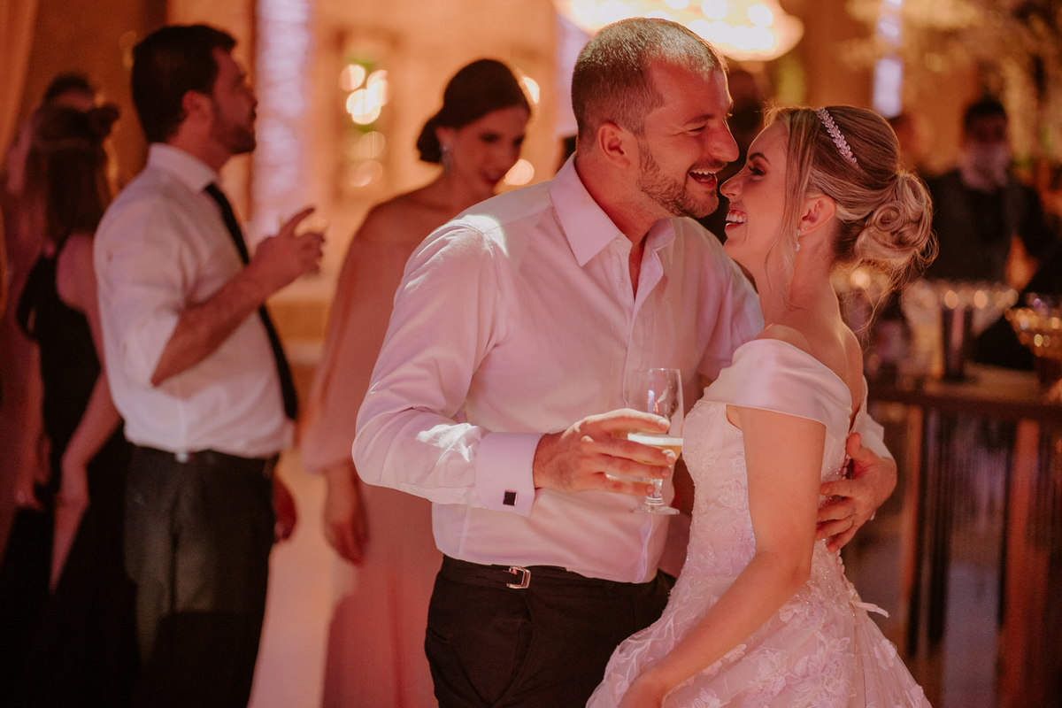 casamento, wedding, noiva, dia da noiva, bride, vestido de noiva, maquiagem de noiva, wedding dress, cerimônia de casamento, dia do noivo, madrinhas, padrinhos, wedding dress, making of, villa lyon, balada de casamento