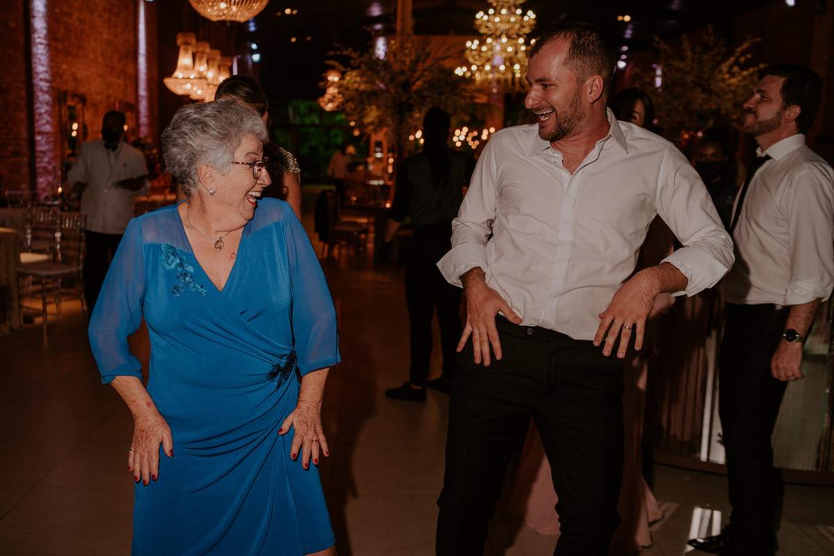 casamento, wedding, noiva, dia da noiva, bride, vestido de noiva, maquiagem de noiva, wedding dress, cerimônia de casamento, dia do noivo, madrinhas, padrinhos, wedding dress, making of, villa lyon, balada de casamento