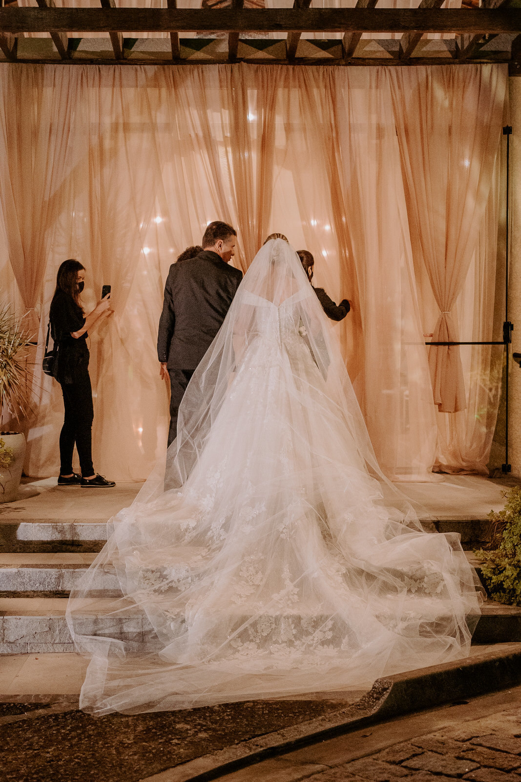 casamento, wedding, noiva, dia da noiva, bride, vestido de noiva, maquiagem de noiva, wedding dress, cerimônia de casamento, dia do noivo, madrinhas, padrinhos, wedding dress, making of, villa lyon, balada de casamento