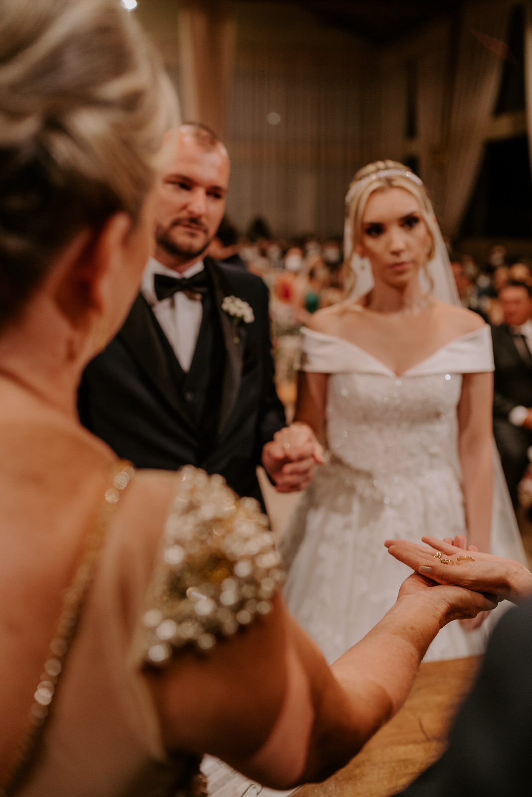 casamento, wedding, noiva, dia da noiva, bride, vestido de noiva, maquiagem de noiva, wedding dress, cerimônia de casamento, dia do noivo, madrinhas, padrinhos, wedding dress, making of, villa lyon, balada de casamento