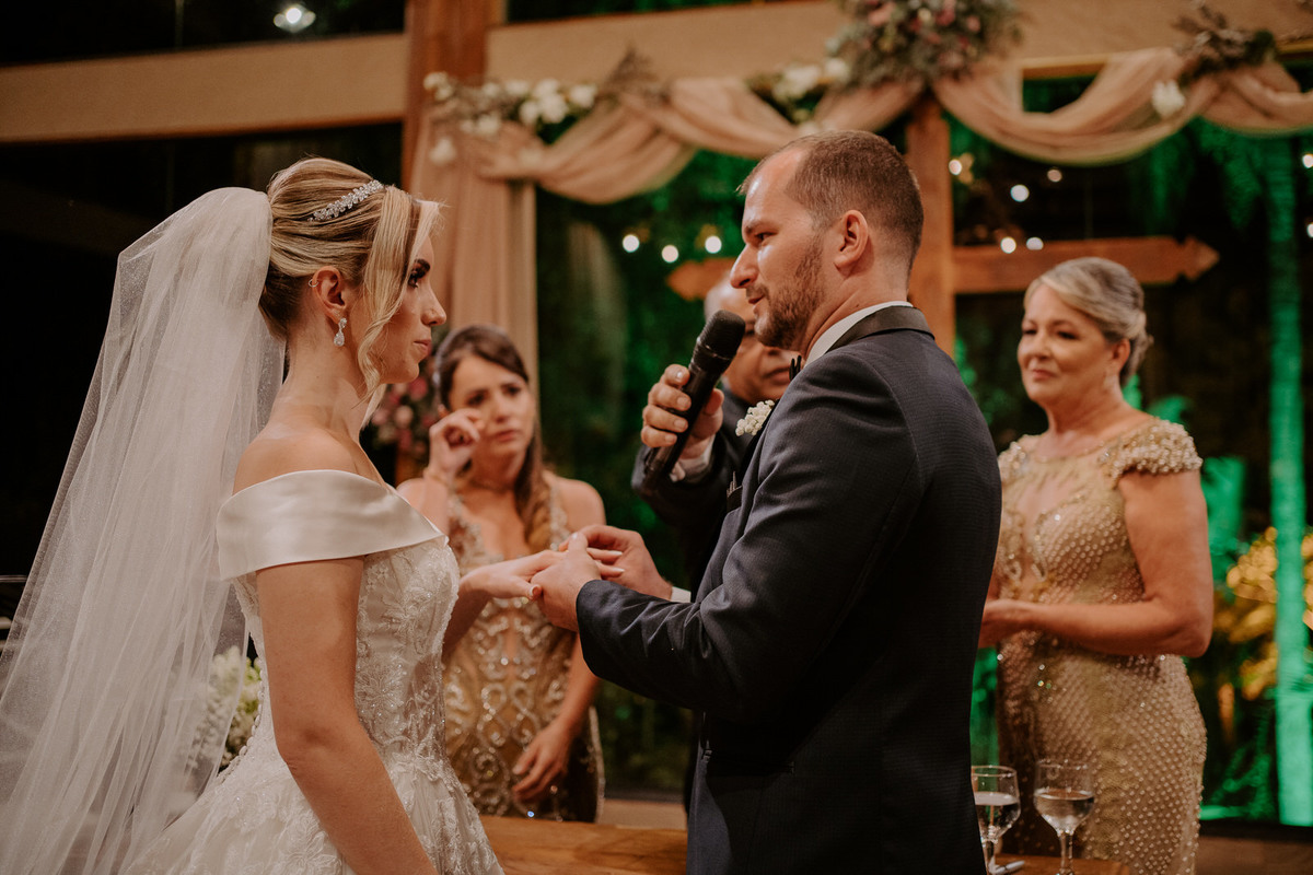 casamento, wedding, noiva, dia da noiva, bride, vestido de noiva, maquiagem de noiva, wedding dress, cerimônia de casamento, dia do noivo, madrinhas, padrinhos, wedding dress, making of, villa lyon, balada de casamento