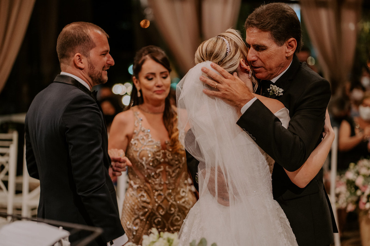 casamento, wedding, noiva, dia da noiva, bride, vestido de noiva, maquiagem de noiva, wedding dress, cerimônia de casamento, dia do noivo, madrinhas, padrinhos, wedding dress, making of, villa lyon, balada de casamento