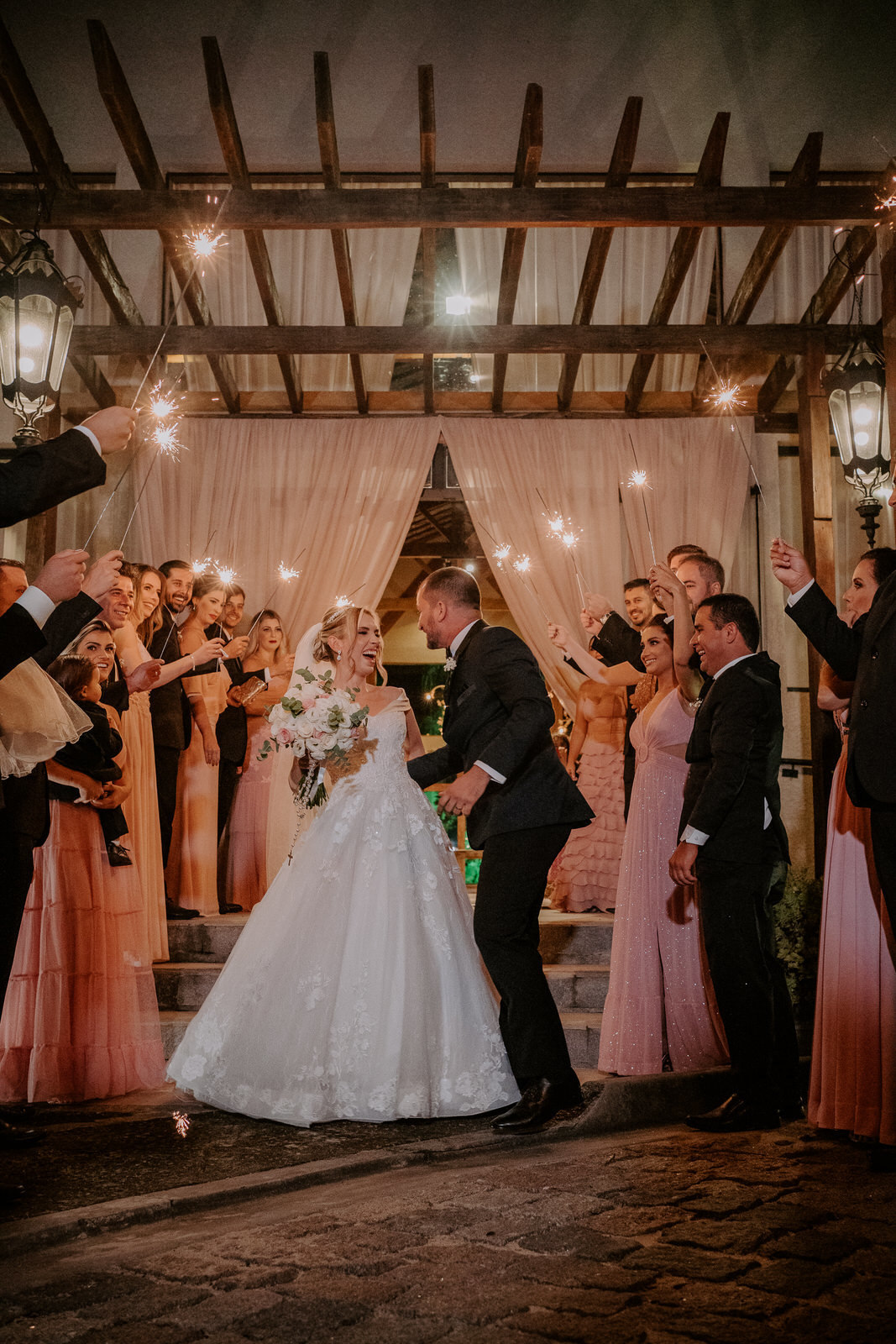 casamento, wedding, noiva, dia da noiva, bride, vestido de noiva, maquiagem de noiva, wedding dress, cerimônia de casamento, dia do noivo, madrinhas, padrinhos, wedding dress, making of, villa lyon, balada de casamento