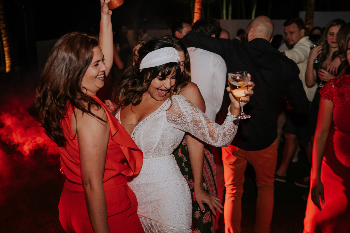 casamento, wedding, noiva, dia da noiva, bride, vestido de noiva, maquiagem de noiva, wedding dress, cerimônia de casamento, dia do noivo, casamento na praia, wedding dress, making of, casa170, balada de casamento, acessório noiva, visagismo para noivos