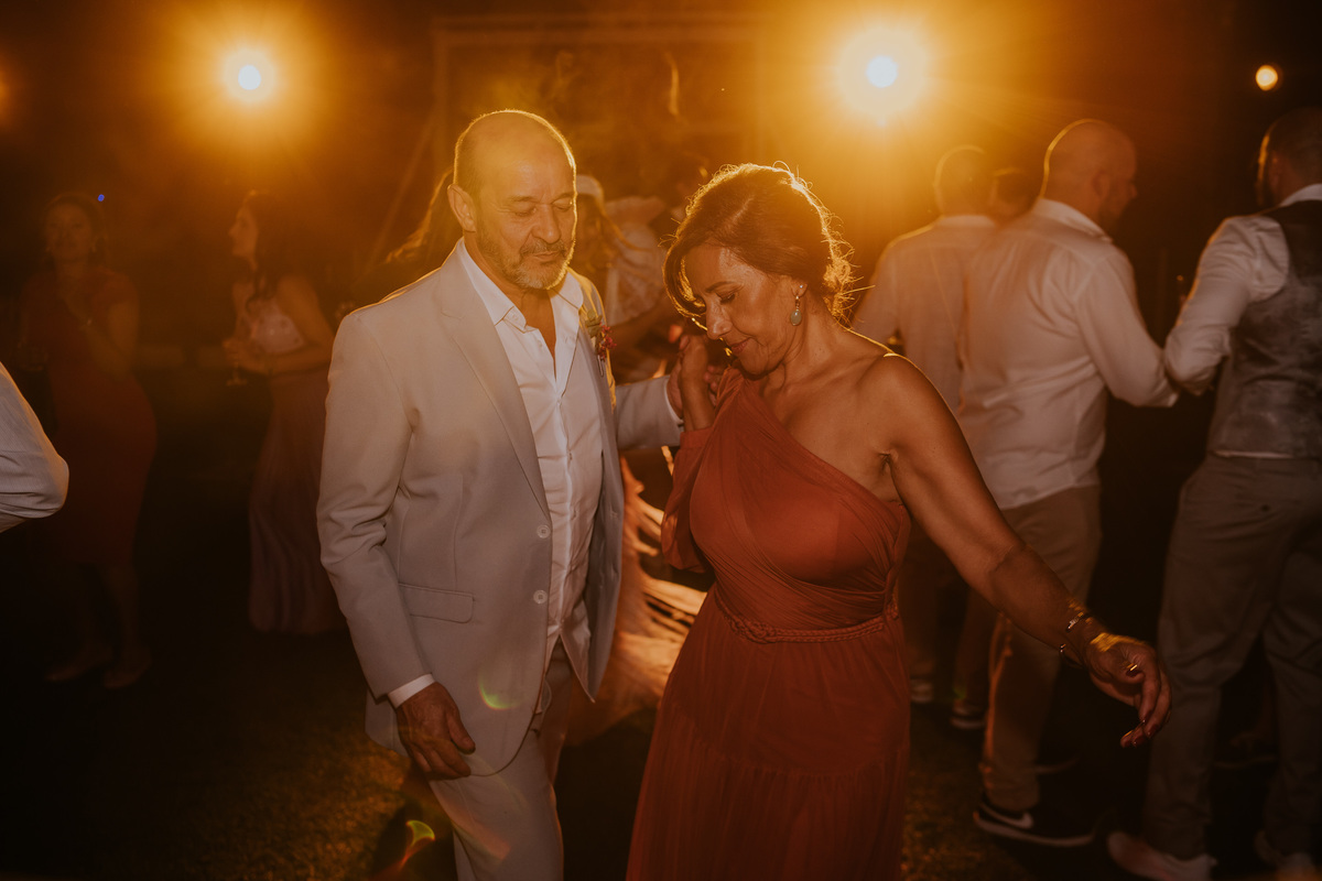 casamento, wedding, noiva, dia da noiva, bride, vestido de noiva, maquiagem de noiva, wedding dress, cerimônia de casamento, dia do noivo, casamento na praia, wedding dress, making of, casa170, balada de casamento, acessório noiva, visagismo para noivos