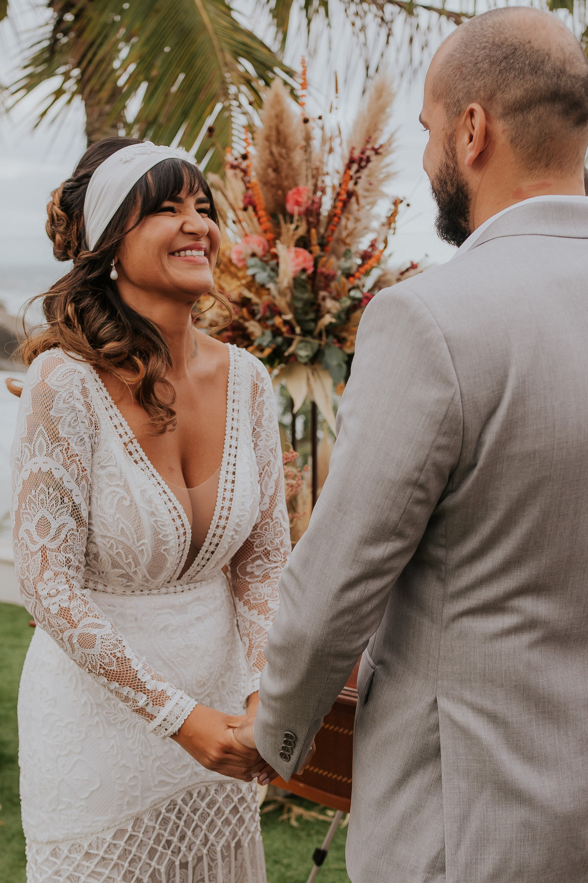 casamento, wedding, noiva, dia da noiva, bride, vestido de noiva, maquiagem de noiva, wedding dress, cerimônia de casamento, dia do noivo, casamento na praia, wedding dress, making of, casa170, balada de casamento, acessório noiva, visagismo para noivos