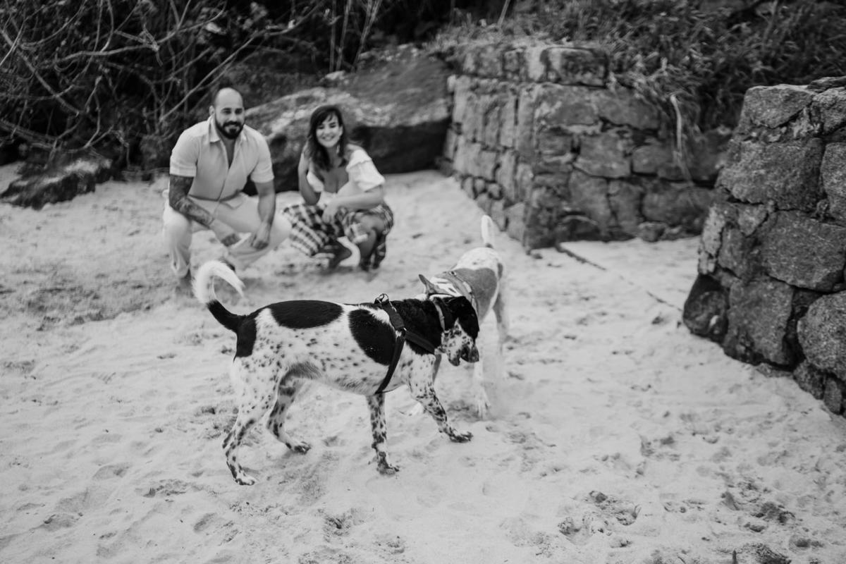 pré-wedding, wedding, ensaio fotográfico, ensaio de foto, ensaio de casal, ensaio fotográfico casal, foto de casal, ensaio externo, ensaio fotográfico na praia, ensaio de família, ensaio de família na praia, fotos de pets