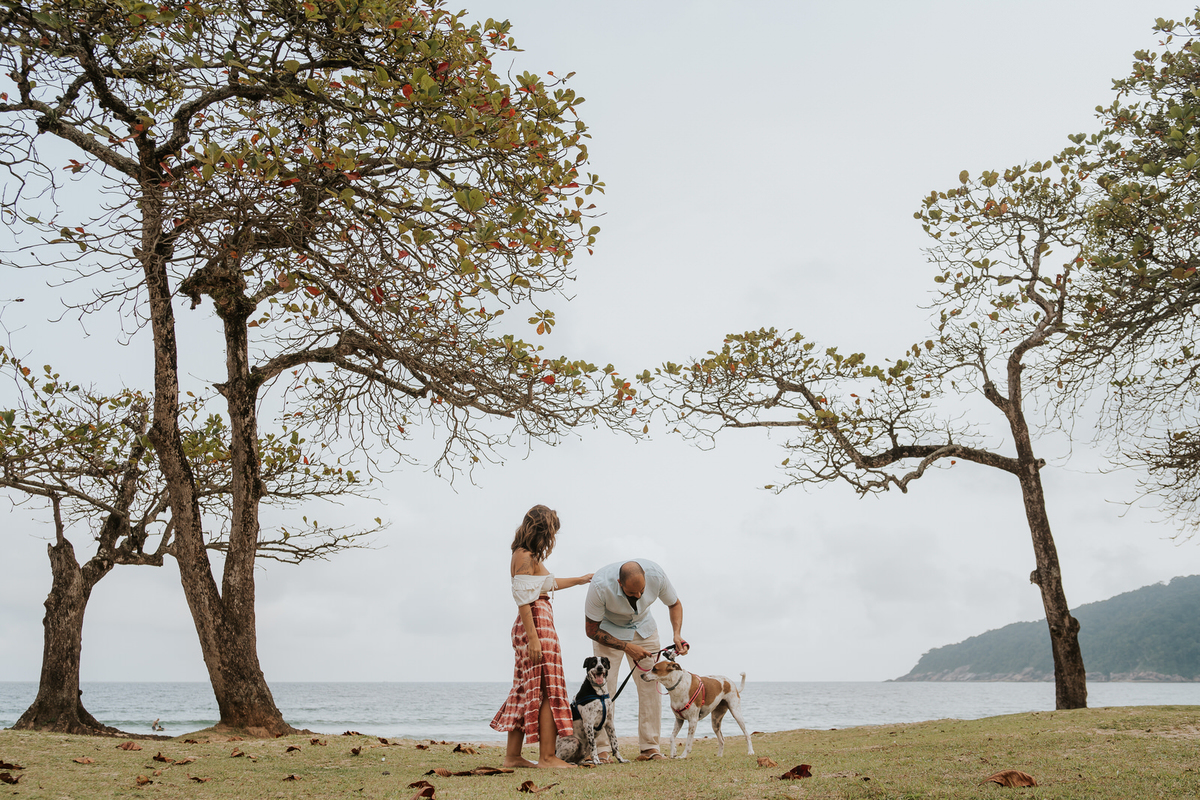 pré-wedding, wedding, ensaio fotográfico, ensaio de foto, ensaio de casal, ensaio fotográfico casal, foto de casal, ensaio externo, ensaio fotográfico na praia, ensaio de família, ensaio de família na praia, fotos de pets