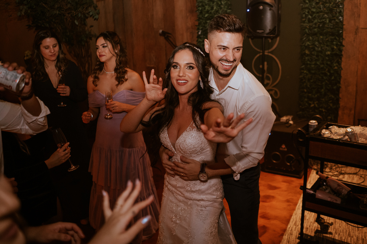 casamento, wedding, noiva, dia da noiva, bride, vestido de noiva, maquiagem de noiva, wedding dress, cerimônia de casamento, dia do noivo, wedding dress, making of, balada de casamento