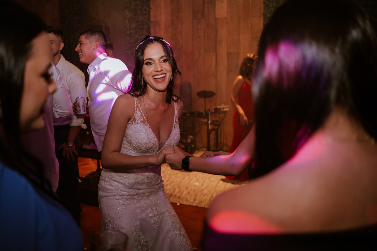 casamento, wedding, noiva, dia da noiva, bride, vestido de noiva, maquiagem de noiva, wedding dress, cerimônia de casamento, dia do noivo, wedding dress, making of, balada de casamento