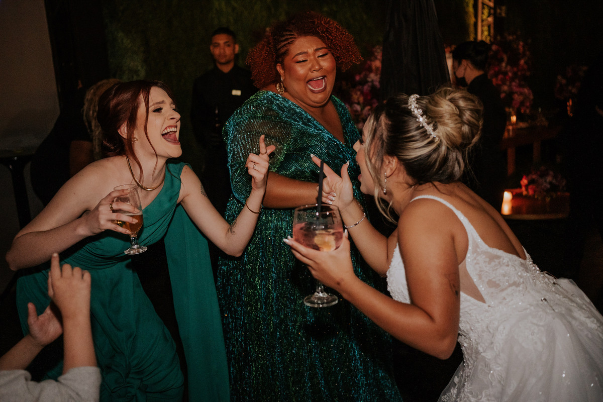 casamento, wedding, noiva, dia da noiva, bride, vestido de noiva, maquiagem de noiva, wedding dress, cerimônia de casamento, dia do noivo, madrinhas, padrinhos, wedding dress, making of, estacao 840, balada de casamento