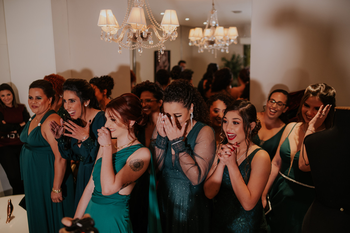 casamento, wedding, noiva, dia da noiva, bride, vestido de noiva, maquiagem de noiva, wedding dress, cerimônia de casamento, dia do noivo, madrinhas, padrinhos, wedding dress, making of, estacao 840, balada de casamento