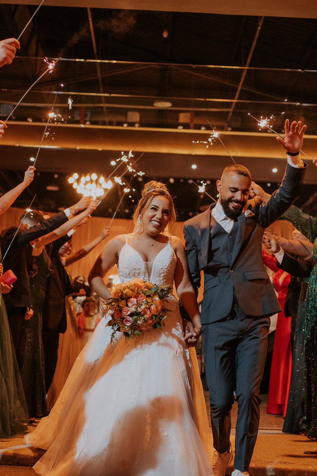 casamento, wedding, noiva, dia da noiva, bride, vestido de noiva, maquiagem de noiva, wedding dress, cerimônia de casamento, dia do noivo, madrinhas, padrinhos, wedding dress, making of, estacao 840, balada de casamento