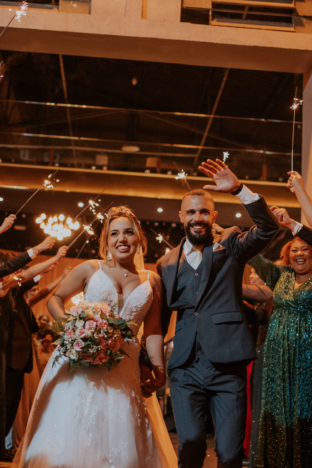 casamento, wedding, noiva, dia da noiva, bride, vestido de noiva, maquiagem de noiva, wedding dress, cerimônia de casamento, dia do noivo, madrinhas, padrinhos, wedding dress, making of, estacao 840, balada de casamento