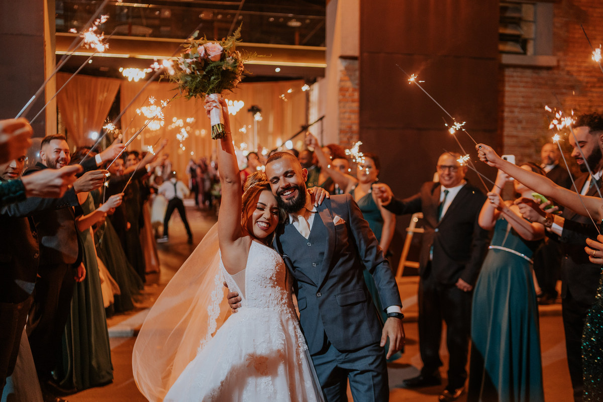 casamento, wedding, noiva, dia da noiva, bride, vestido de noiva, maquiagem de noiva, wedding dress, cerimônia de casamento, dia do noivo, madrinhas, padrinhos, wedding dress, making of, estacao 840, balada de casamento