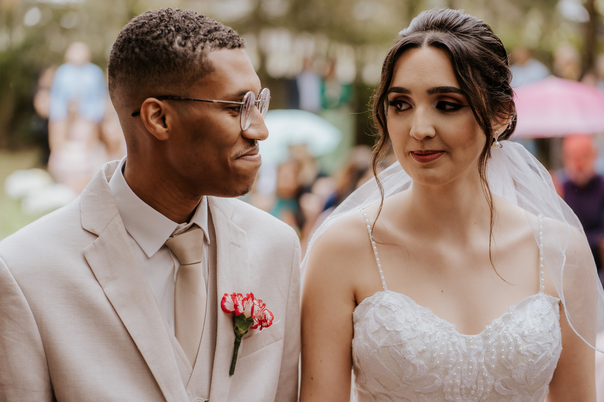 casamento, wedding, casamento no campo, casamento ao ar livre, cerimônia externa, dia da noiva, dia do noiva, casamento emocionante, dress, bride, wedding dresses, vestido de noiva, casamento interracial