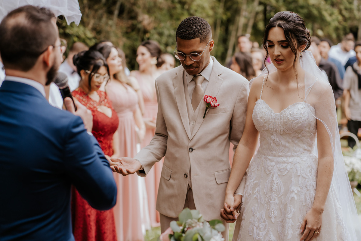 casamento, wedding, casamento no campo, casamento ao ar livre, cerimônia externa, dia da noiva, dia do noiva, casamento emocionante, dress, bride, wedding dresses, vestido de noiva, casamento interracial