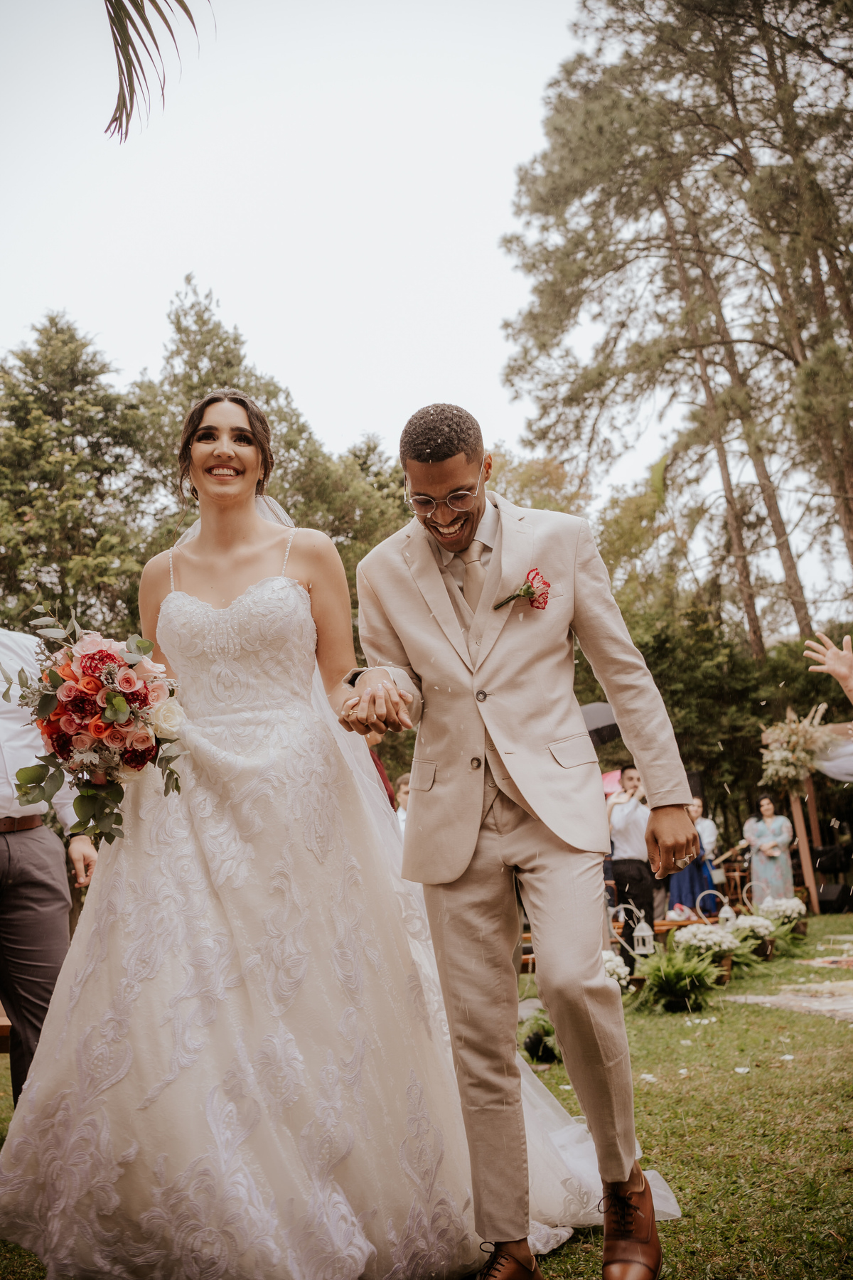 casamento, wedding, casamento no campo, casamento ao ar livre, cerimônia externa, dia da noiva, dia do noiva, casamento emocionante, dress, bride, wedding dresses, vestido de noiva, casamento interracial