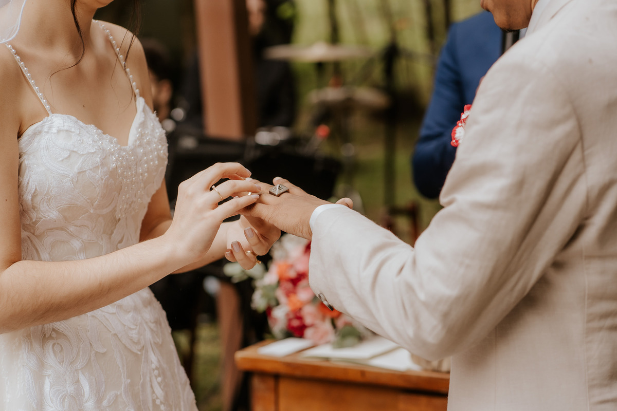 casamento, wedding, casamento no campo, casamento ao ar livre, cerimônia externa, dia da noiva, dia do noiva, casamento emocionante, dress, bride, wedding dresses, vestido de noiva, casamento interracial