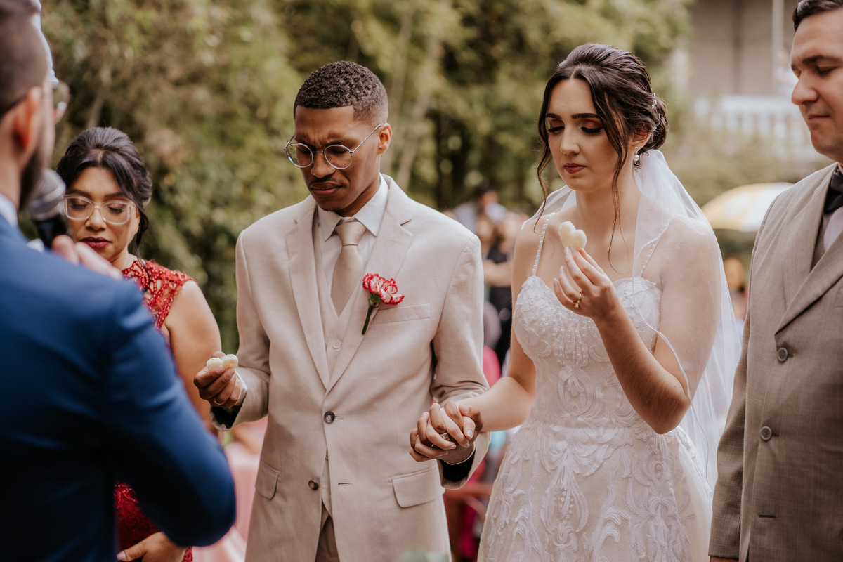 casamento, wedding, casamento no campo, casamento ao ar livre, cerimônia externa, dia da noiva, dia do noiva, casamento emocionante, dress, bride, wedding dresses, vestido de noiva, casamento interracial