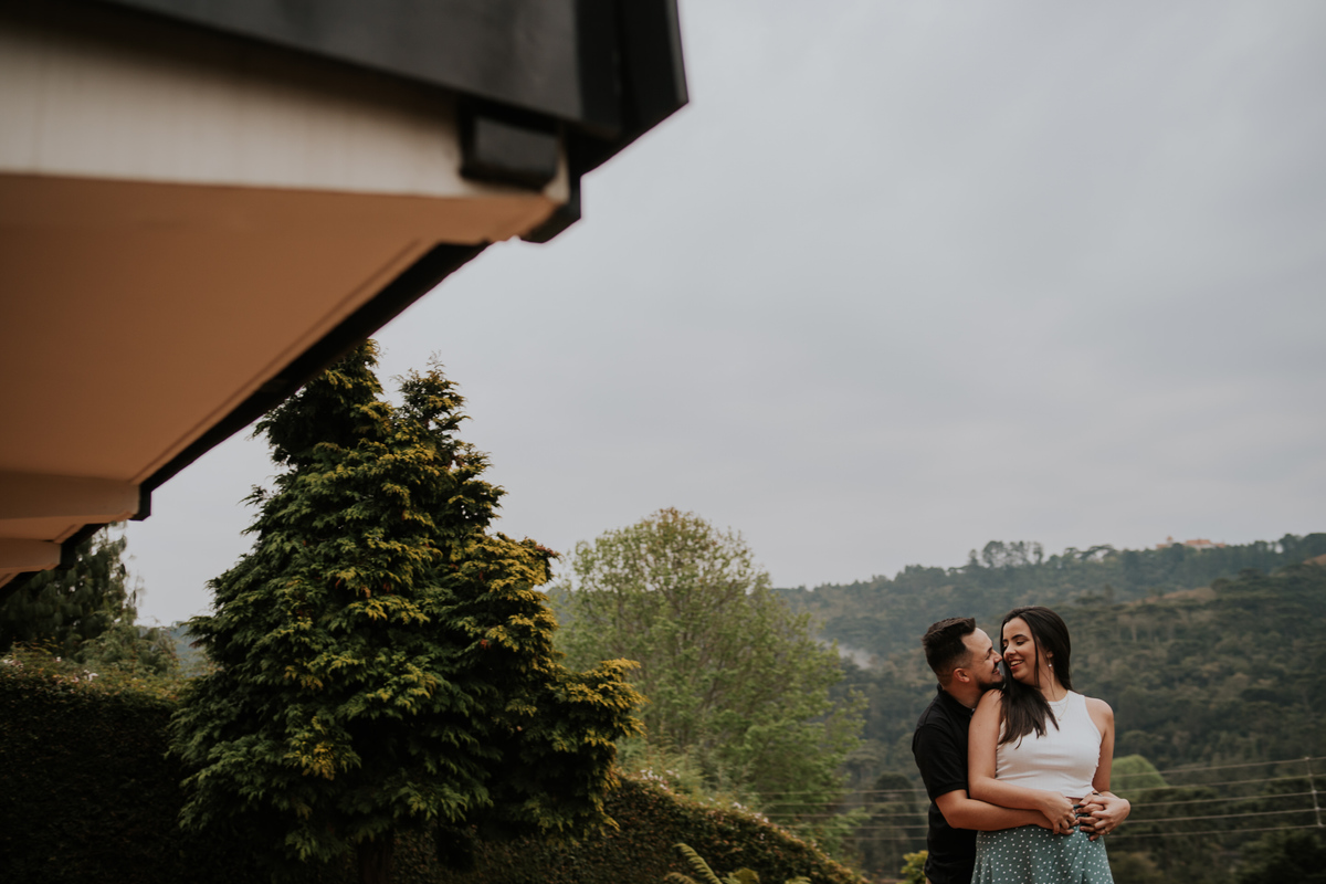 pre-wedding, pre-wedding in home, ensaio, ensaio de casal, pré-wedding em casa, casal em casa, noivos, casal na cozinha, casal cozinhando juntos, ensaio fotográfico, fotos de casal, campos do jordão