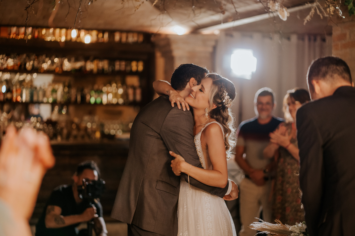 wedding, mini wedding, casamento, recepção em restaurante, casamento em restaurante, cerimômia em restaurante, veridiana pizzaria, bride, wedding bride, dia da noiva