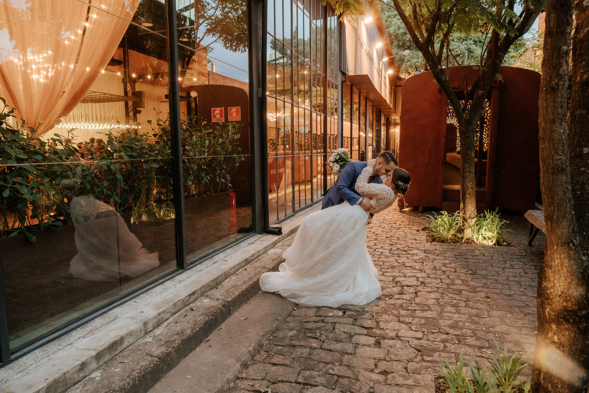 wedding, casamento, pre-wedding, pré-wedding, cerimônia religiosa, cerimônia em buffet, casamento em buffet, ensaio pós-casamento, ensaio industrial, fotos de noivos, noivos, estação 840, noivos cenário industrial