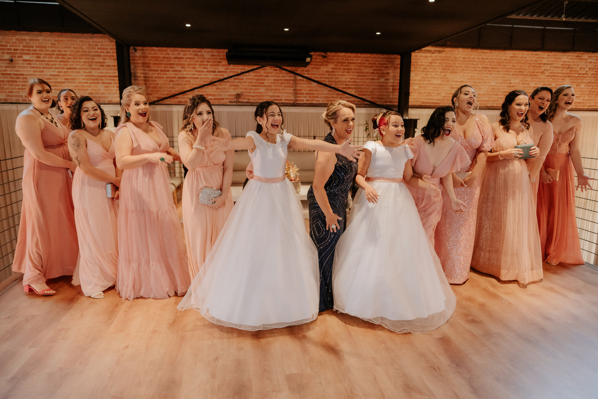 wedding, casamento, pre-wedding, pré-wedding, cerimônia religiosa, cerimônia em buffet, casamento em buffet, ensaio pós-casamento, ensaio industrial, fotos de noivos, noivos, estação 840, noivos cenário industrial